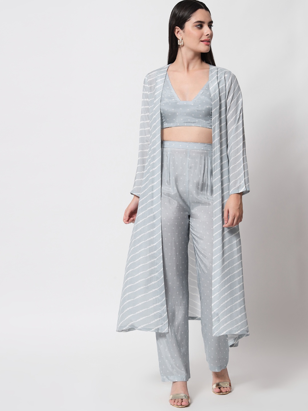 

trueBrowns Women Grey Leheriya Printed Silk Co-Ords Set