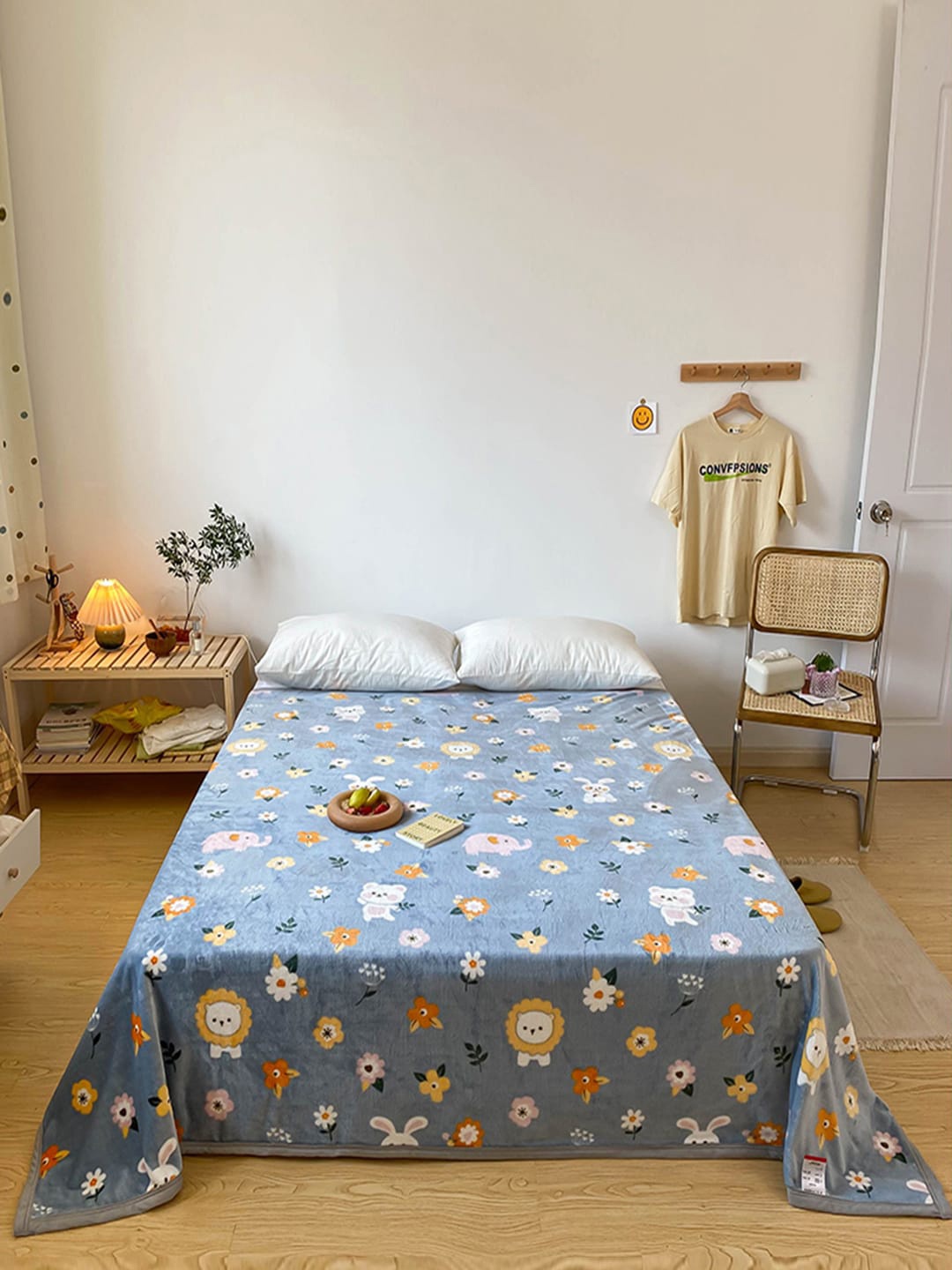 

JC Collection Floral AC Room 350 GSM Double Bed Blanket, Blue