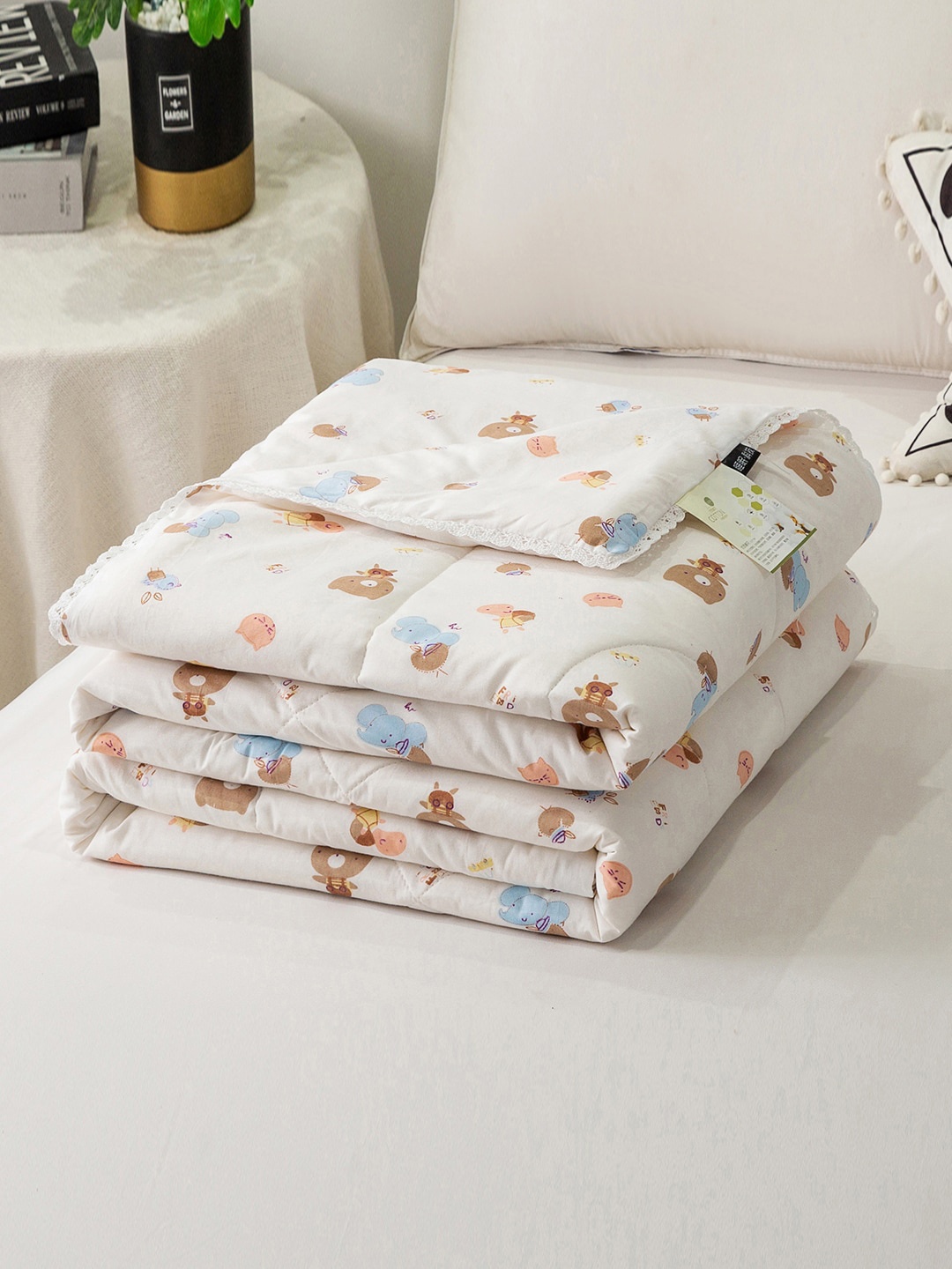 JC HOME Cartoon Characters AC Room 300 GSM Single Bed Quilt, Off white