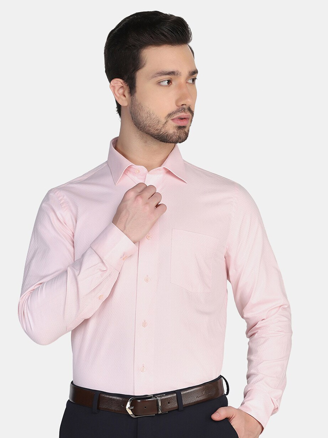

Blackberrys Men Peach-Coloured Self Design Slim Fit Pure Cotton Formal Shirt