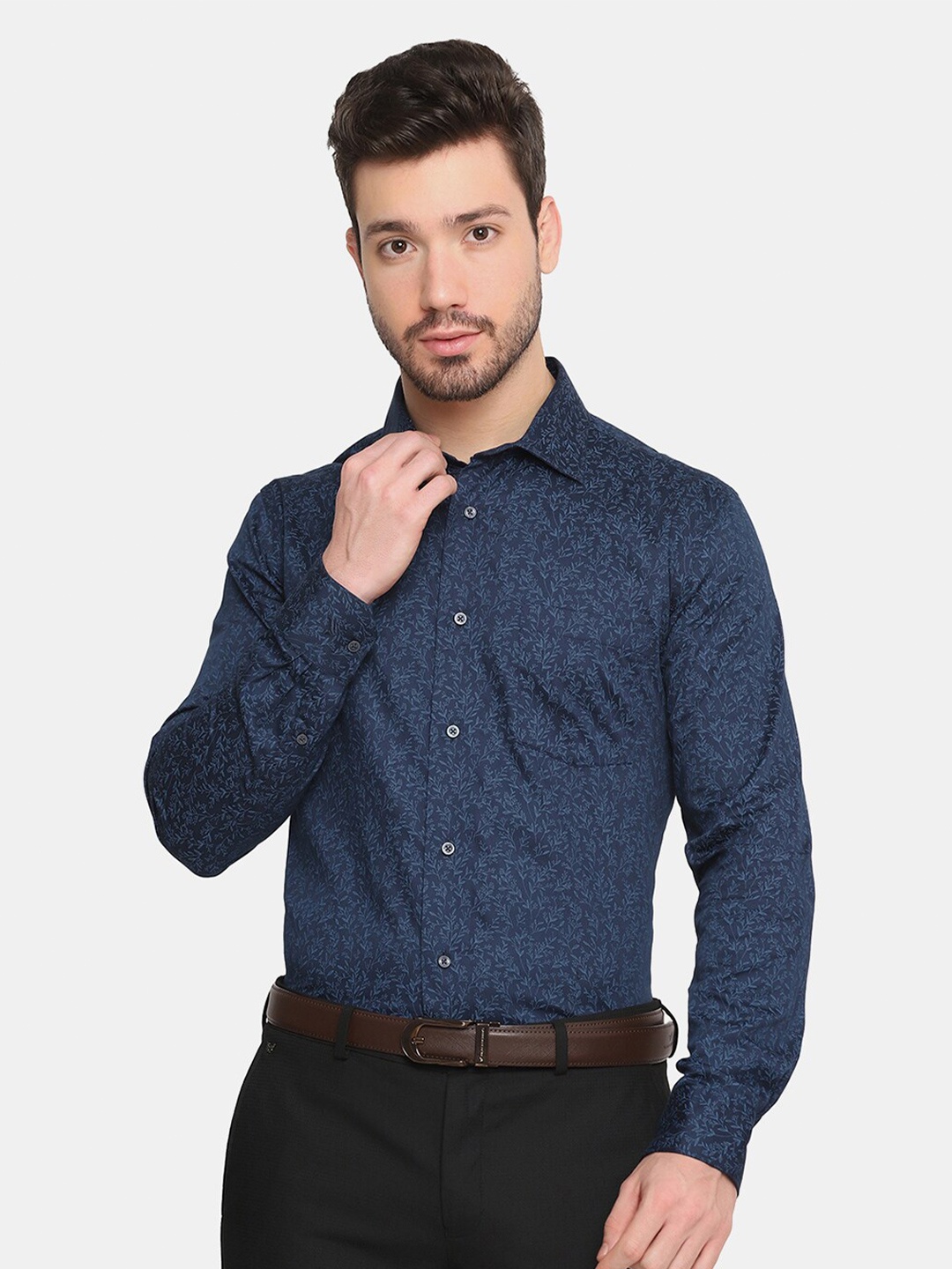 

Blackberrys Men Navy Blue Slim Fit Floral Printed Pure Cotton Formal Shirt