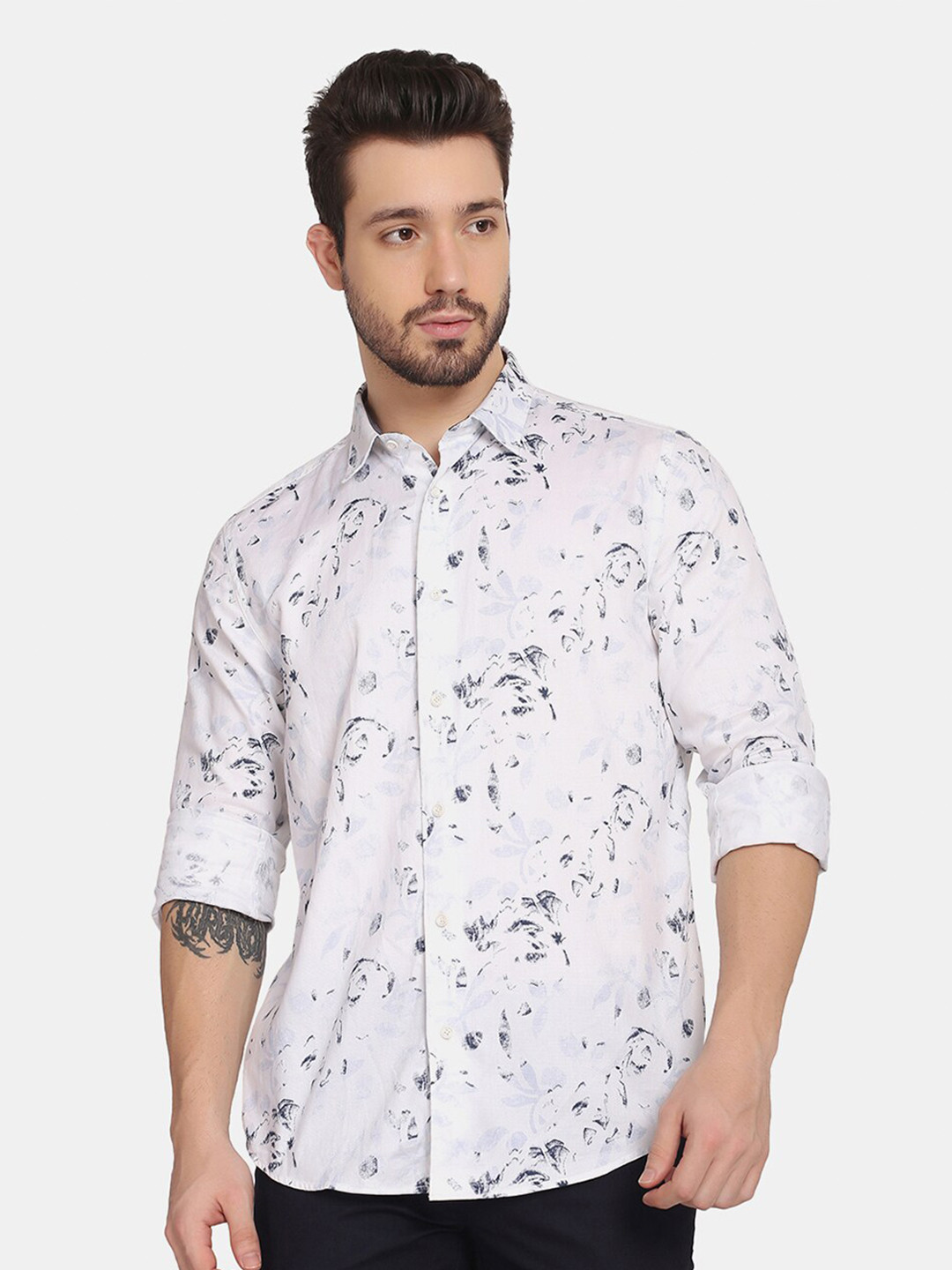 

Blackberrys Men White Slim Fit Floral Printed Pure Cotton Casual Shirt