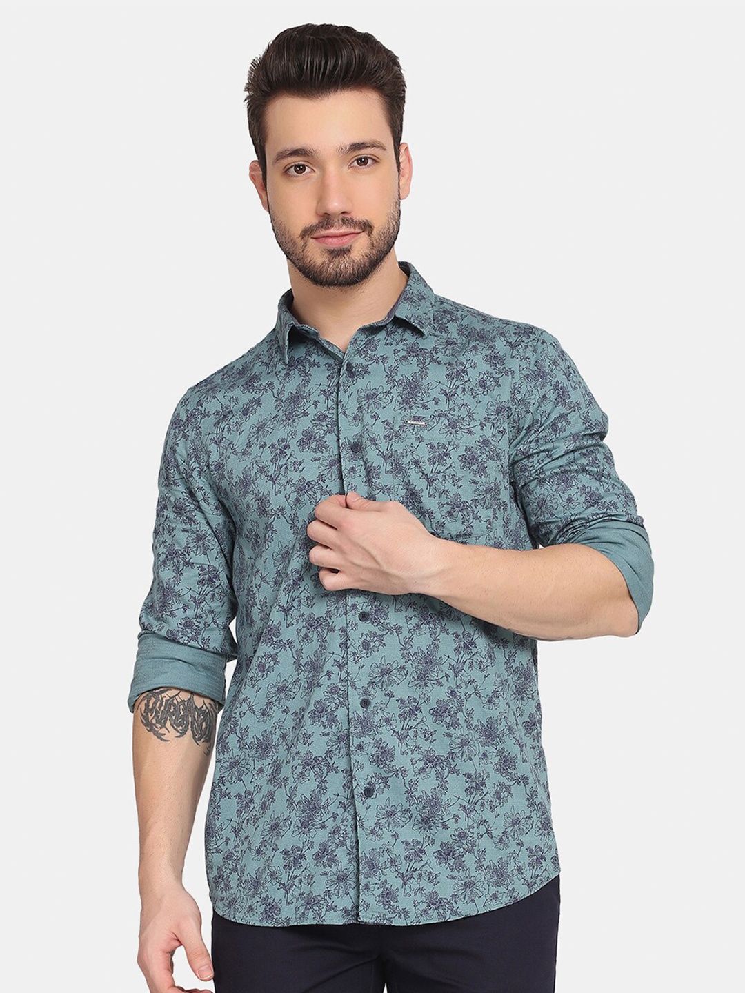 

Blackberrys Men Blue Slim Fit Floral Printed Pure Cotton Casual Shirt