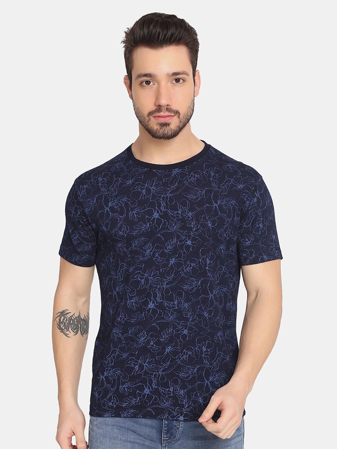 

Blackberrys Men Blue Printed Monochrome Slim Fit T-shirt