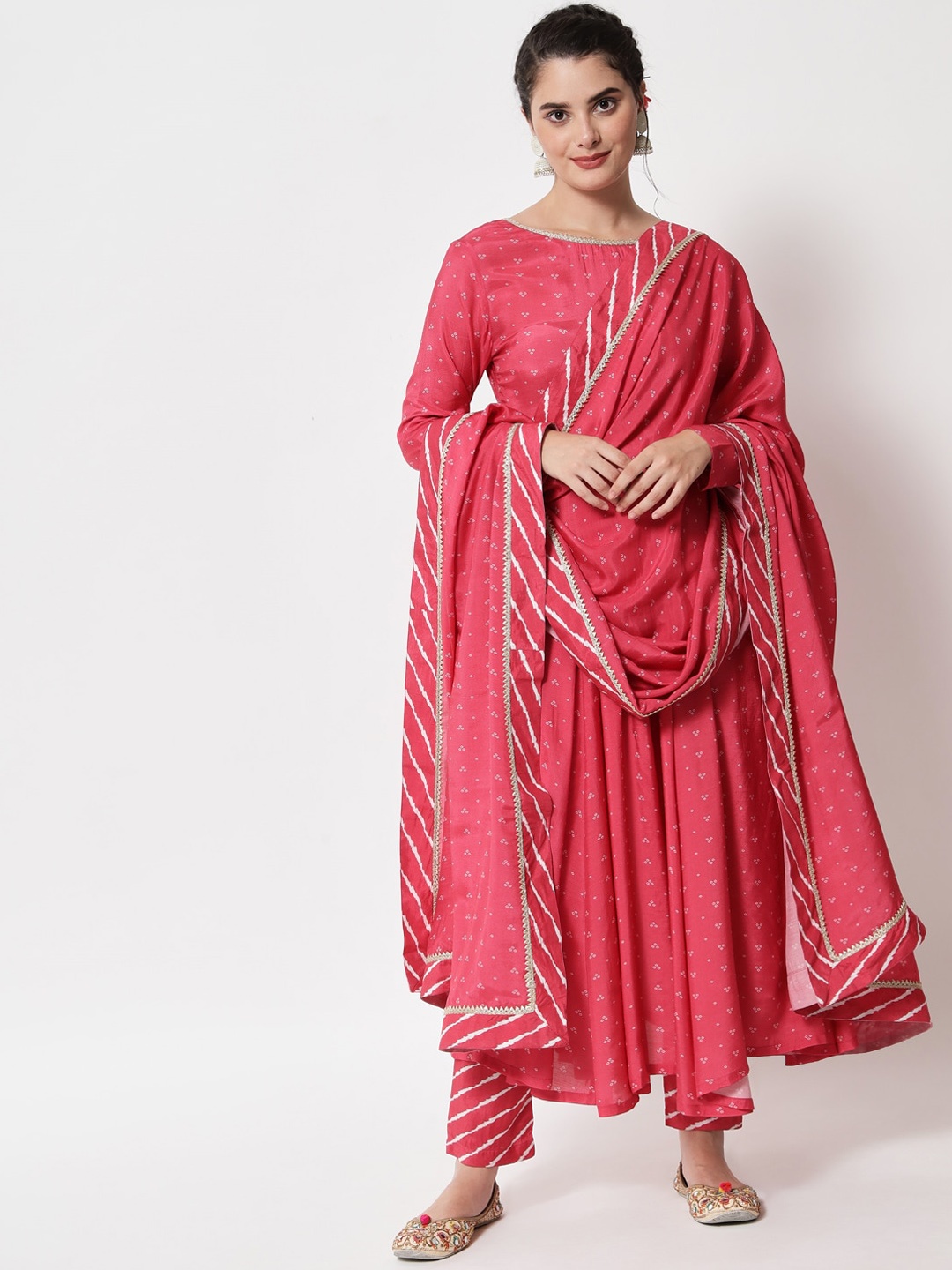 

trueBrowns Women Pink Bandhani Printed Pleated Gotta Patti Kurta Set With Dupatta