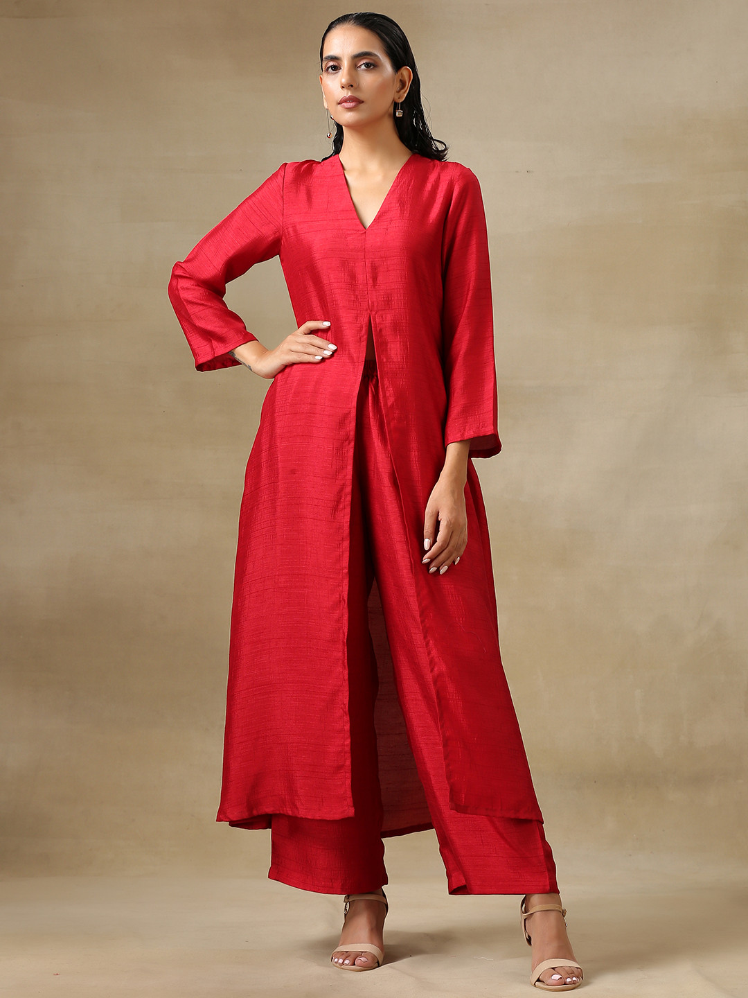 

trueBrowns Women Maroon Silk Front Slit Kurta with Trouser
