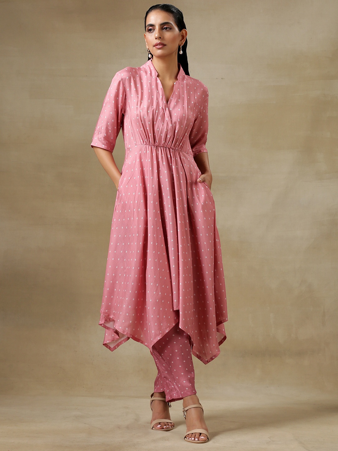 

trueBrowns Women Mauve Bandhani Printed Empire Kurta with Trouser