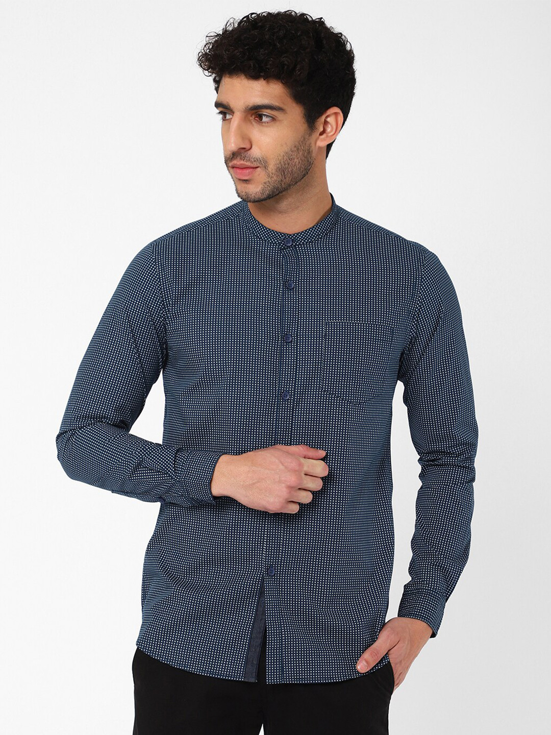 

R&B Men Navy Blue Printed Casual Cotton Shirt