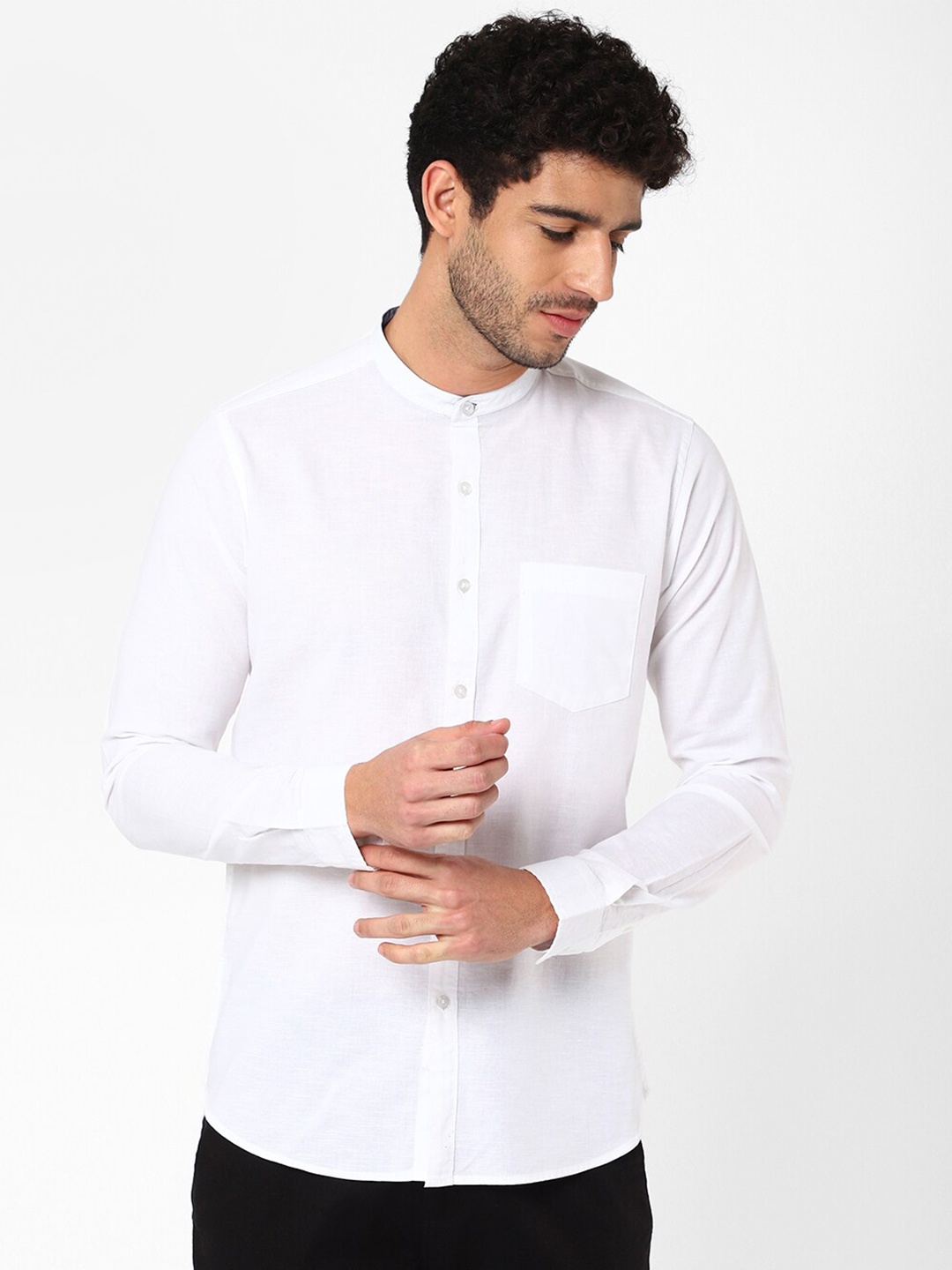 

R&B Men White Casual Shirt