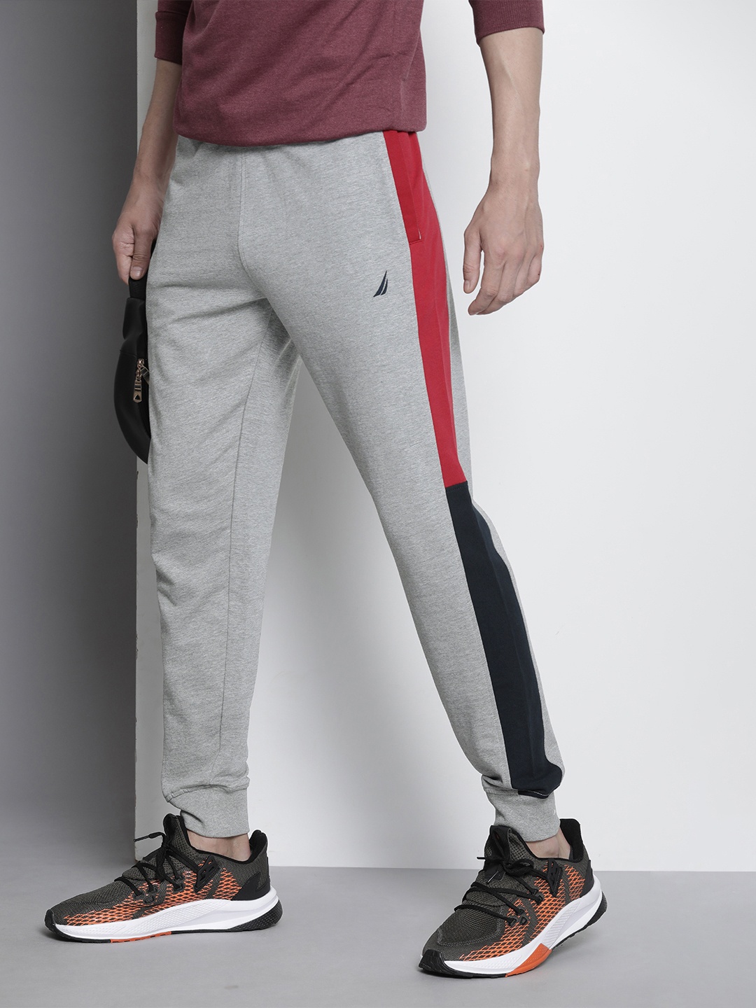 

Nautica Men Joggers with Side Stripe Detailing, Grey