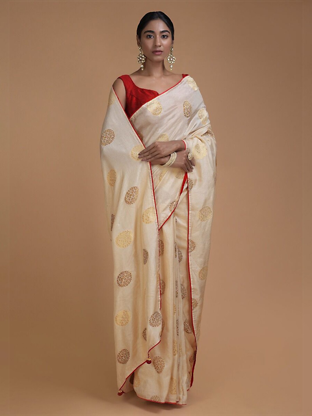 

Mitera Off White & Gold-Toned Ethnic Motifs Zari Art Silk Banarasi Saree