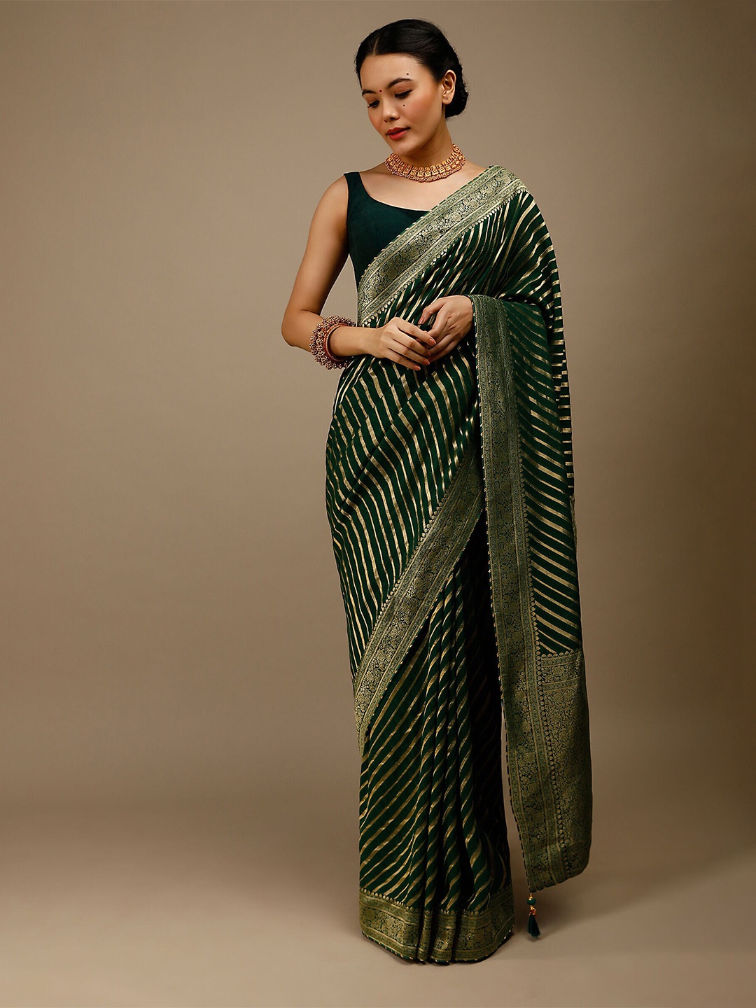 

Mitera Green & Gold-Toned Woven Design Zari Art Silk Banarasi Saree