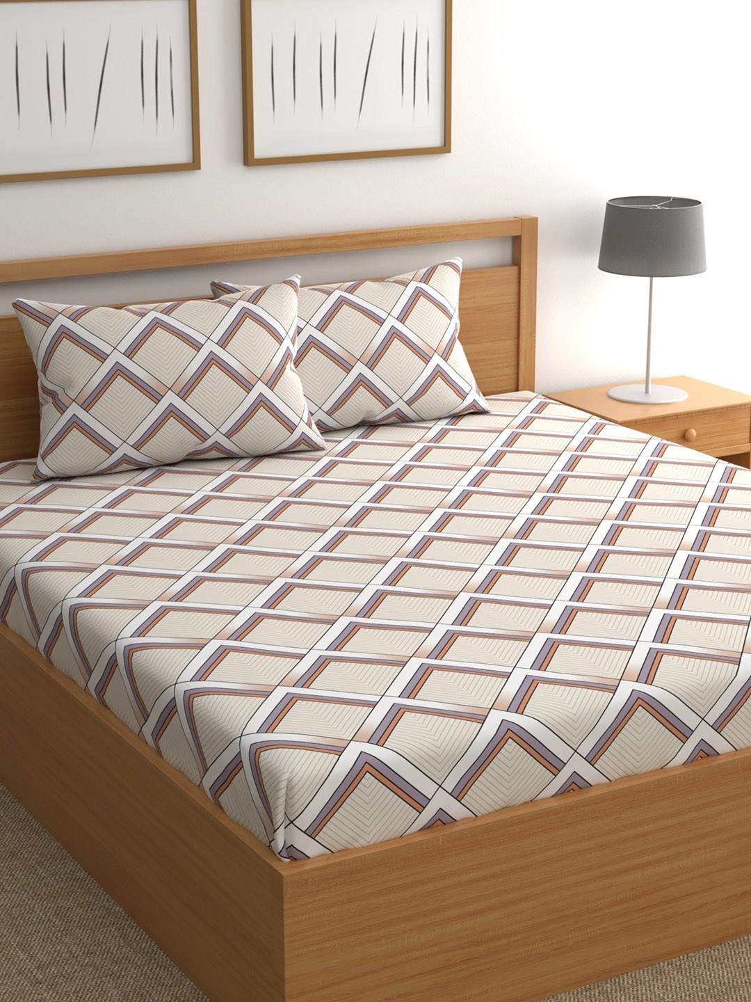 

CHHAVI INDIA Beige & White Geometric 210 TC Queen Bedsheet with 2 Pillow Covers