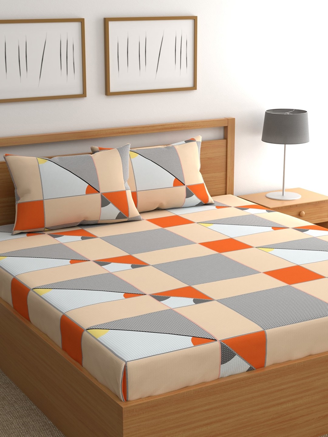 

CHHAVI INDIA Orange & Cream-Coloured Geometric 210 TC Queen Bedsheet with 2 Pillow Covers