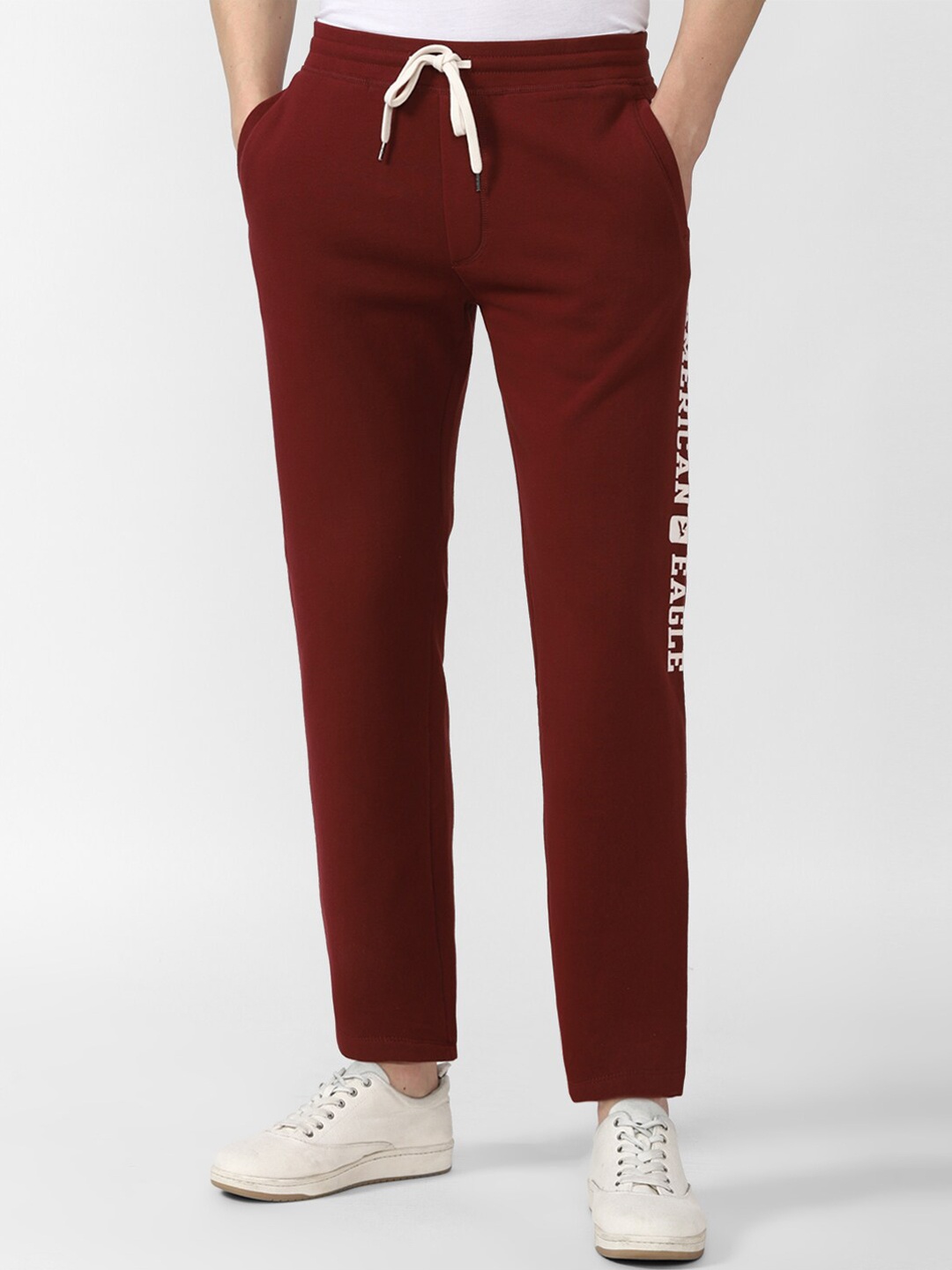 

AMERICAN EAGLE OUTFITTERS Men Burgundy Typography Printed Track Pants
