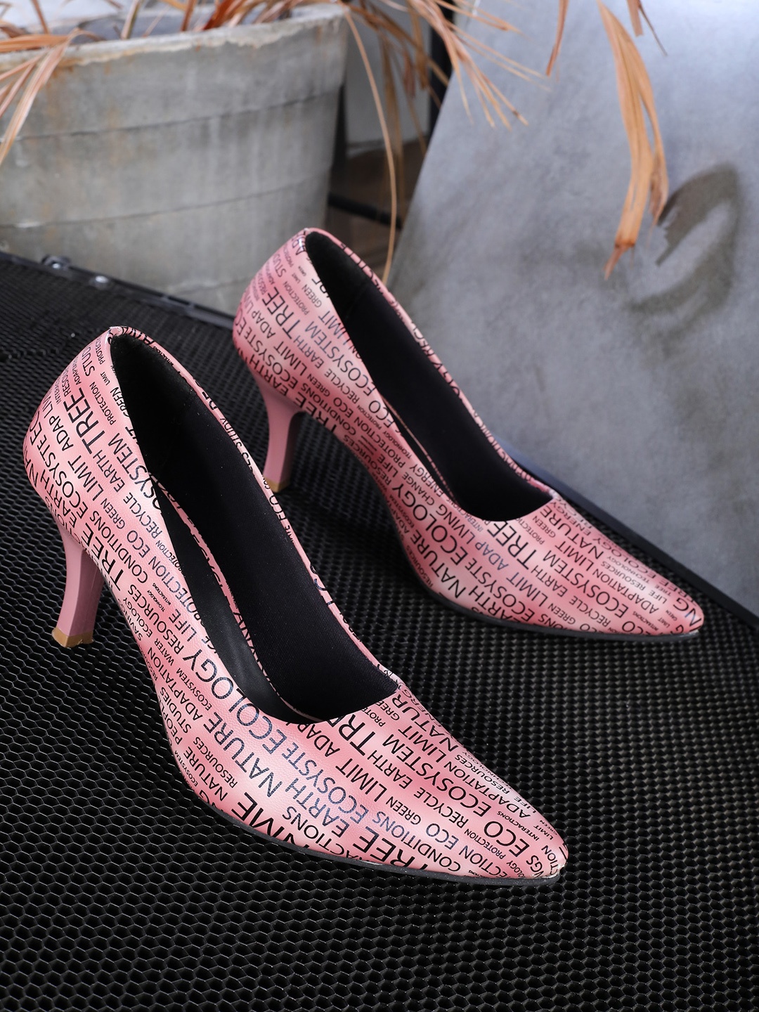 

LONDON STEPS Women Pink Printed Kitten Pumps