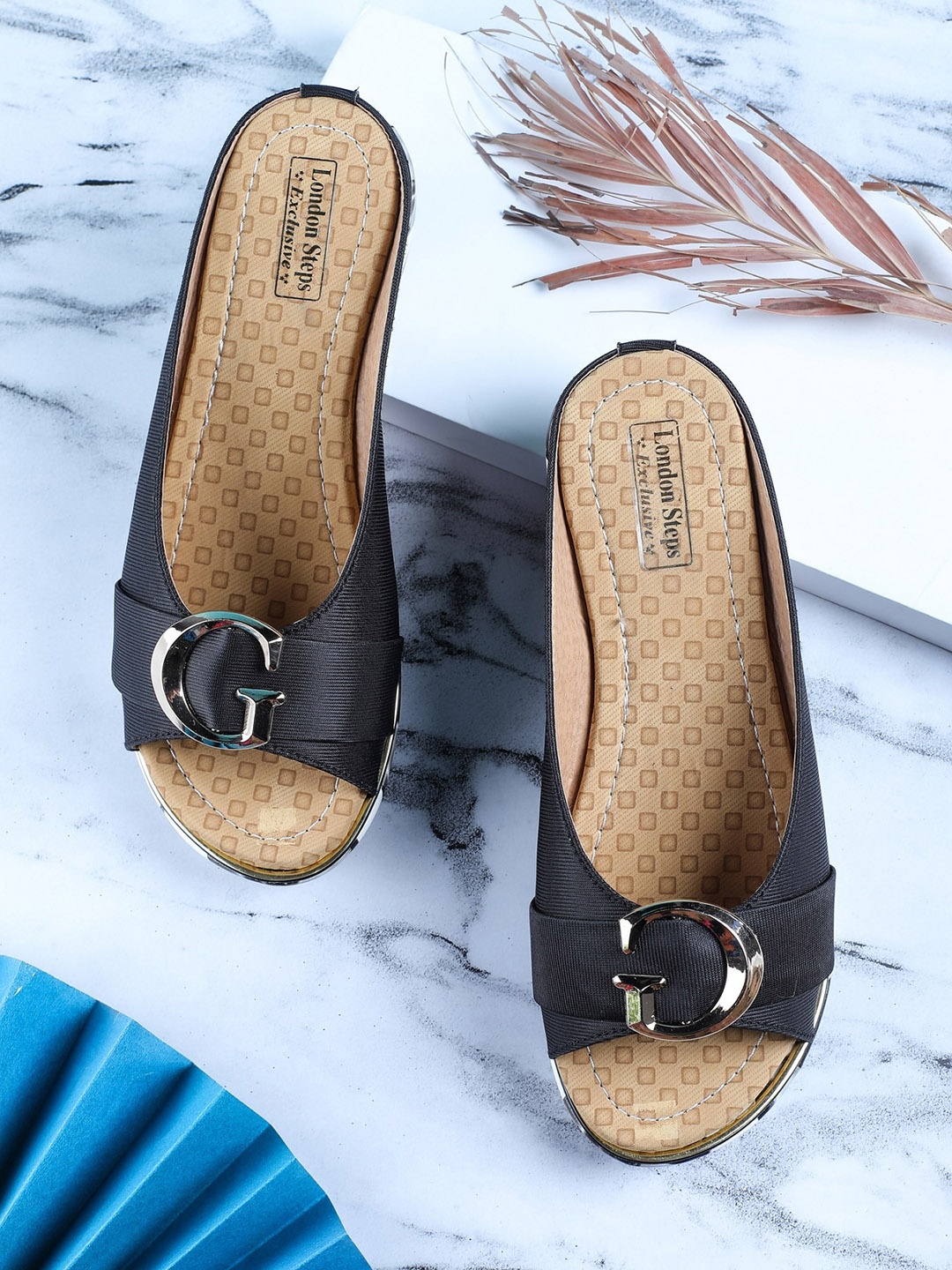 

LONDON STEPS Black Textured Wedge Sandals with Buckles