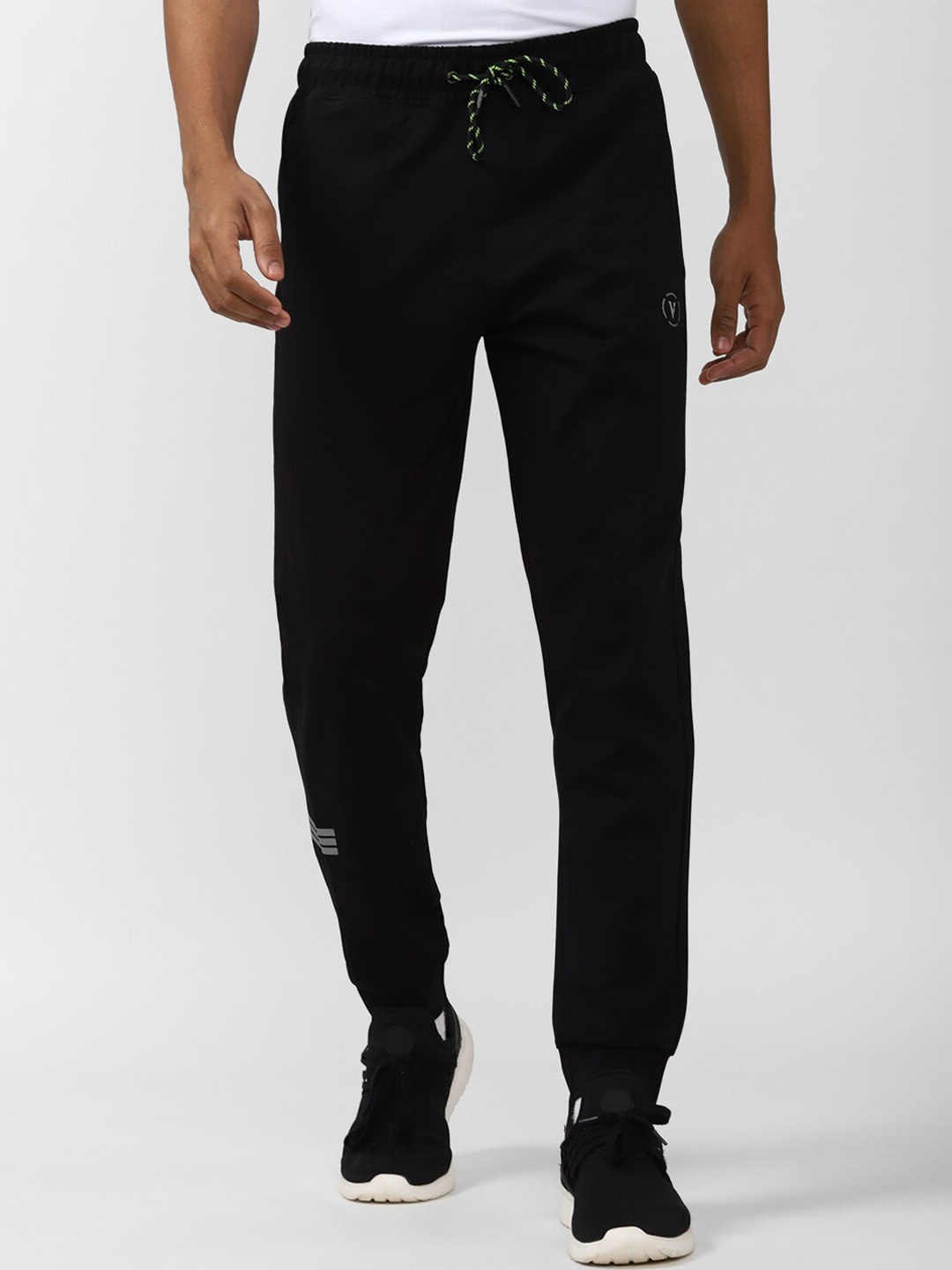 

Van Heusen Flex Men Solid Slim Fit Antimicrobial Training Joggers, Black