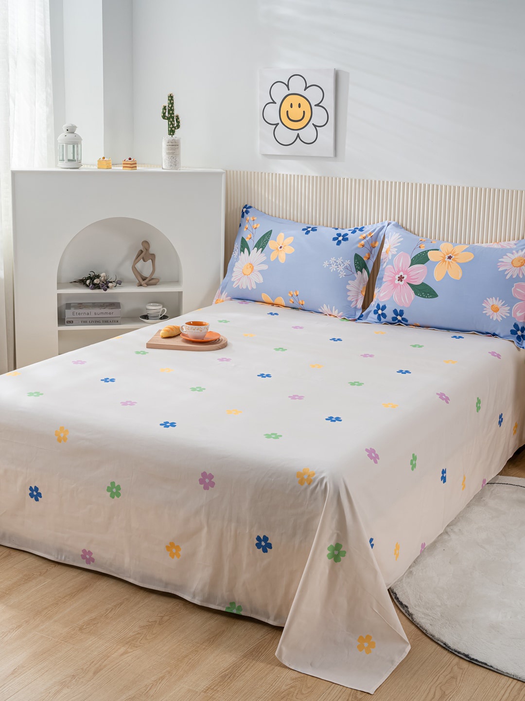 

JC HOME Cream-Coloured Blue Floral 200 TC Queen Bedsheet with 2 Pillow Covers