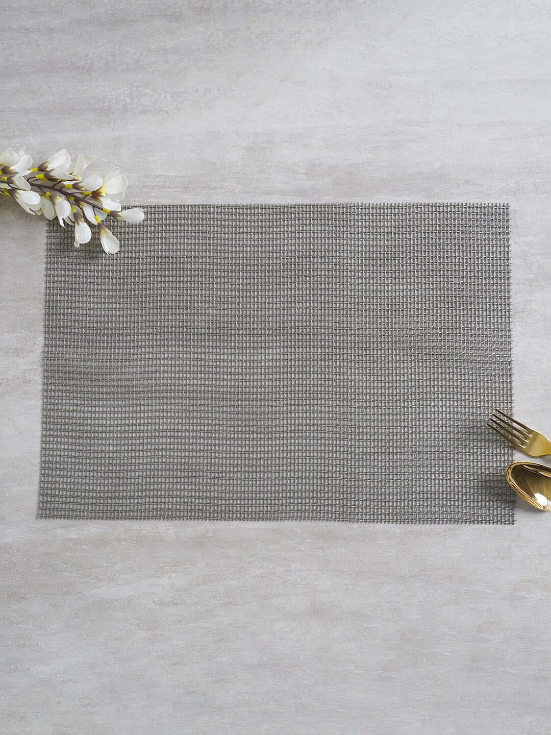 

Pure Home and Living Set of 6 Silver Mesh Modern Placemats