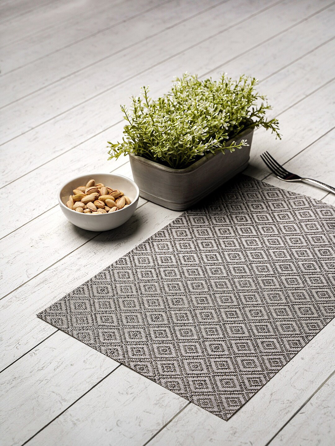 

Pure Home and Living Set of 6 Silver-Toned Geometric Rectangular Table Placemats