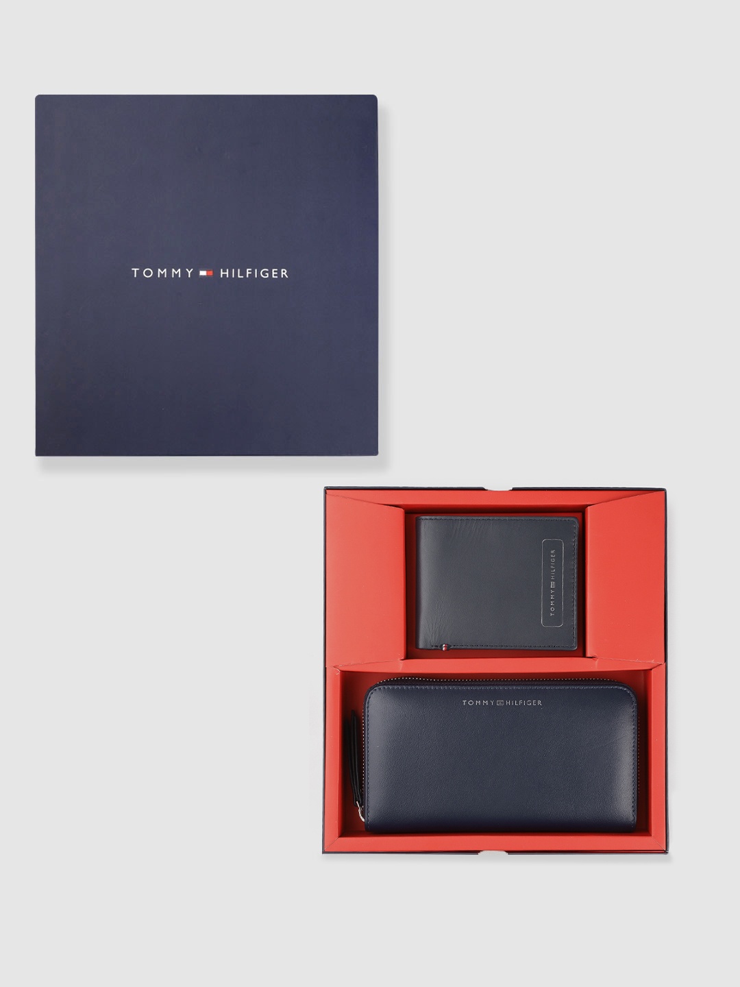 

Tommy Hilfiger Set of 2 Navy Blue Wallets Leather Couples Accessory Gift Set