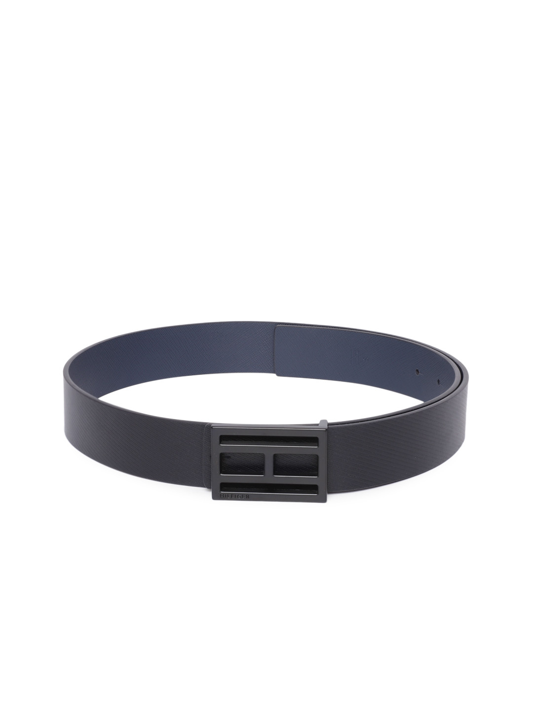 

Tommy Hilfiger Men Black Textured Leather Belt