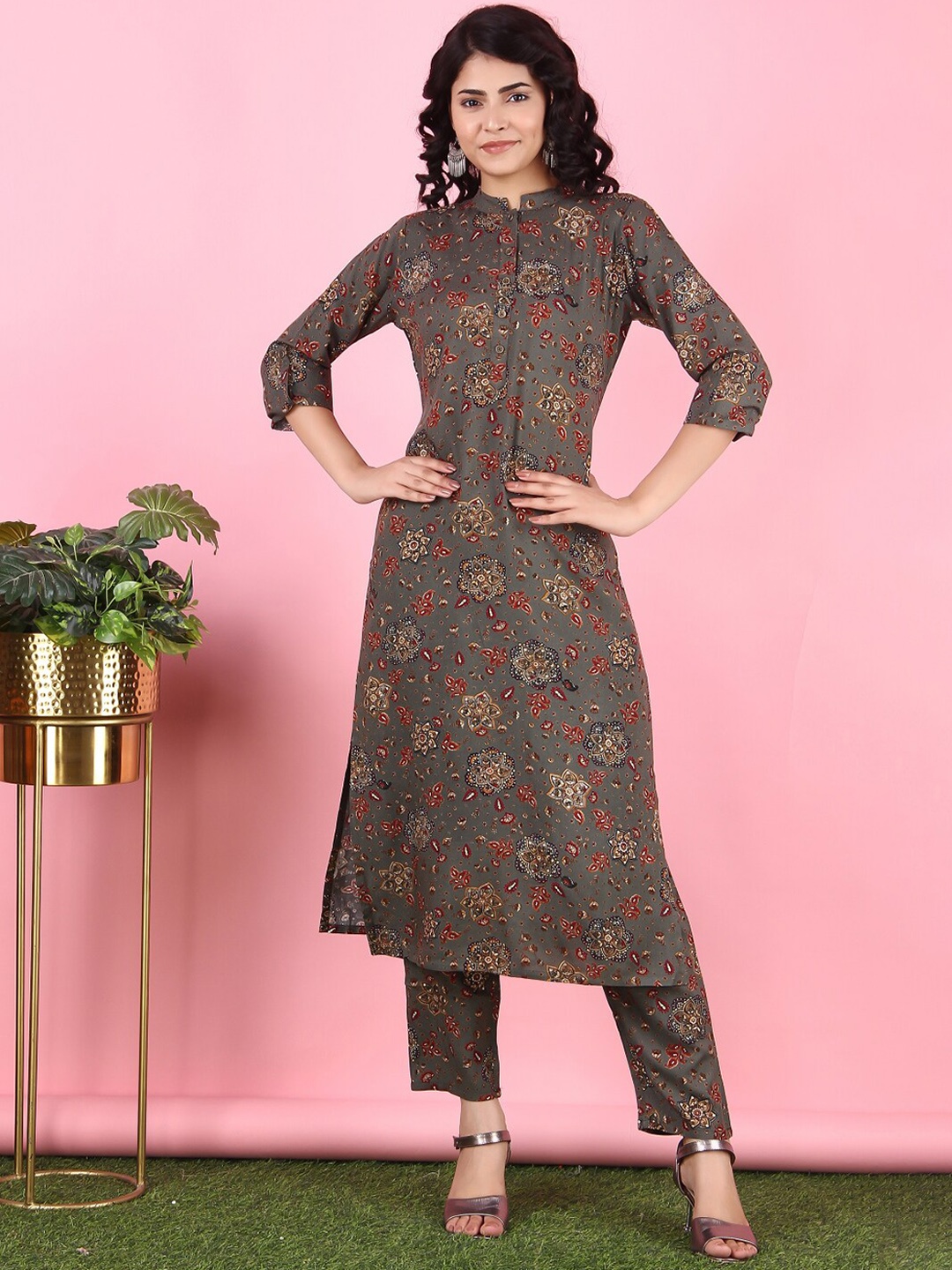 

V TRADITION Women Brown Ethnic Motifs Printed Kurta with Trouser