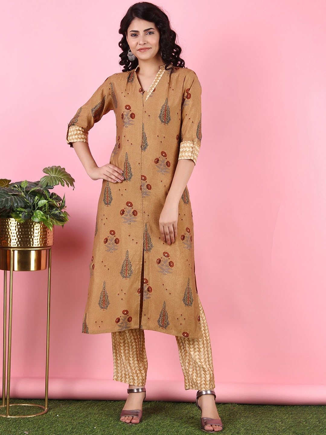 

V TRADITION Women Brown Ethnic Motifs Printed Kurta with Trouser