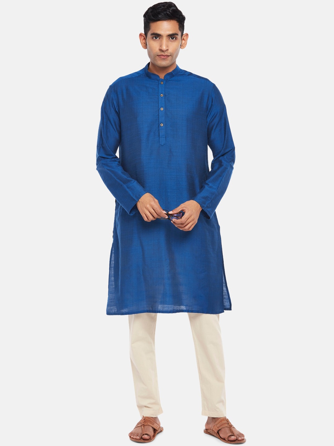 

indus route by Pantaloons Men Blue Solid Mandarin Collar Kurta