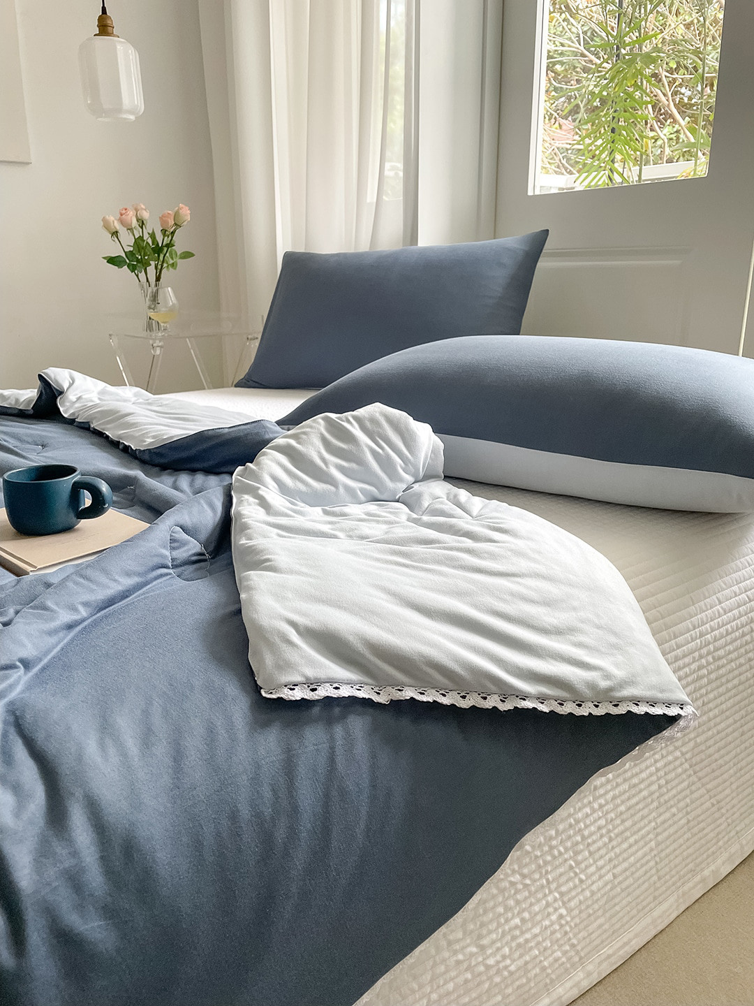 

JC HOME AC Room 400 GSM Double Bed Quilt & 2 Pillow Covers, Grey