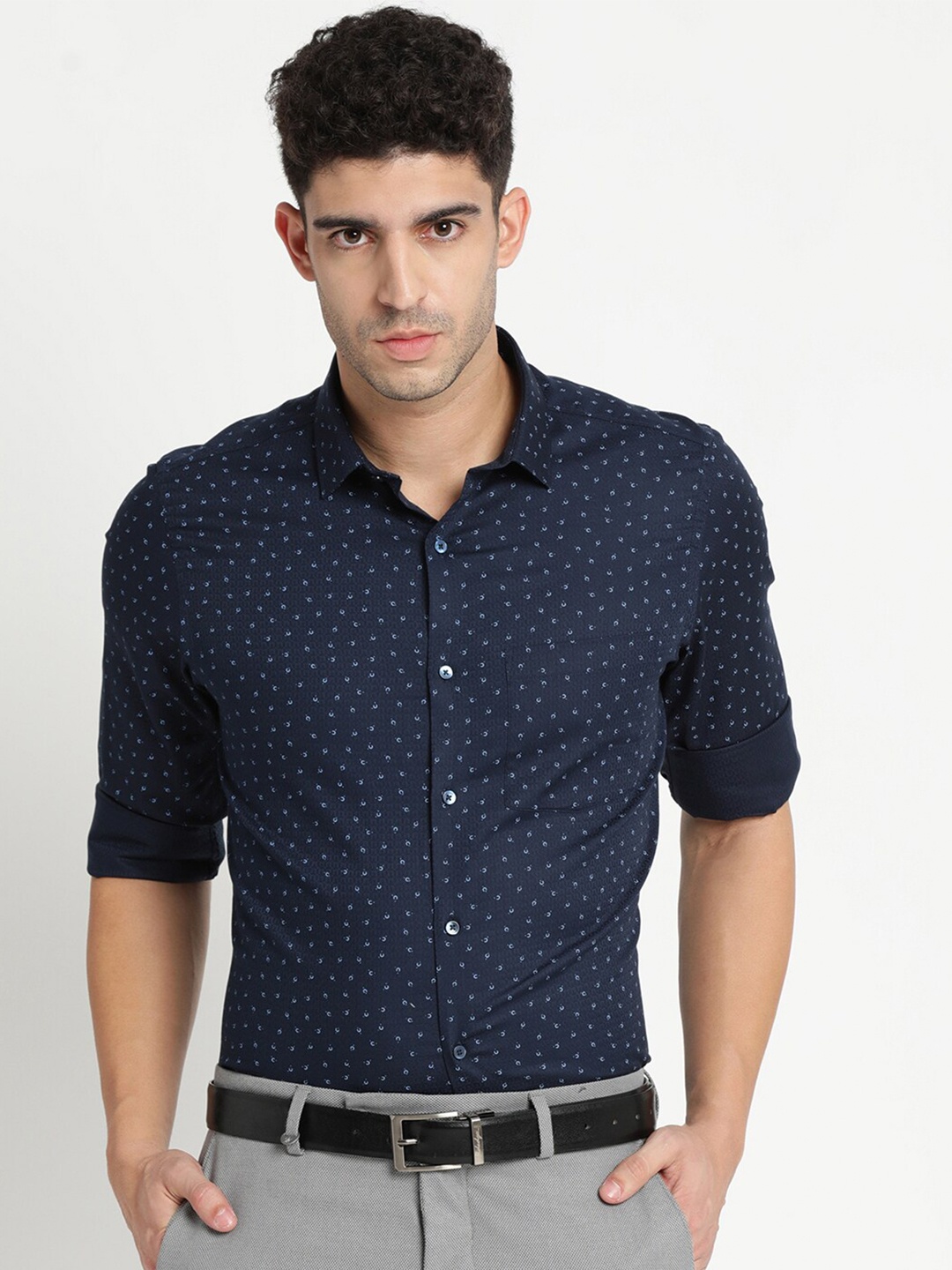 

Turtle Men Navy Blue Printed Casual Cotton Shirt
