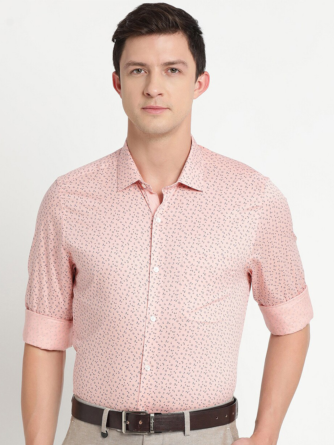 

Turtle Men Pink Slim Fit Floral Printed Casual Shirt
