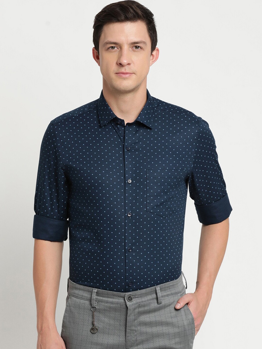 

Turtle Men Navy Blue Slim Fit Printed Casual Shirt
