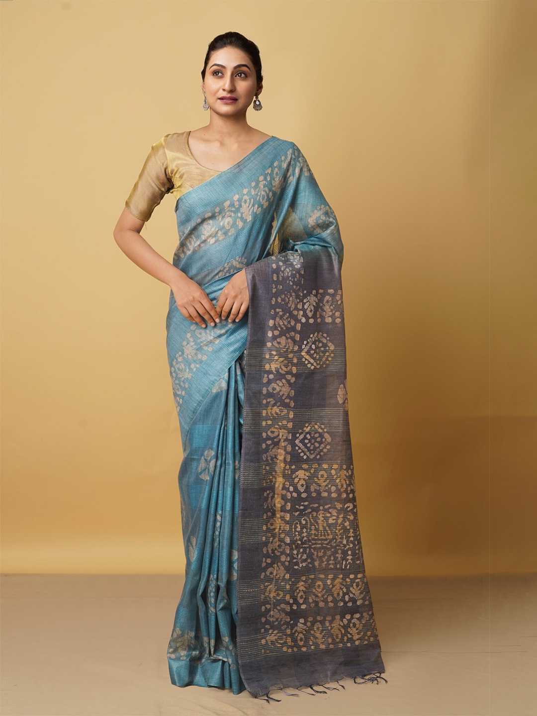 

Unnati Silks Blue & Cream-Coloured Batik Silk Cotton Handloom Bhagalpuri Saree