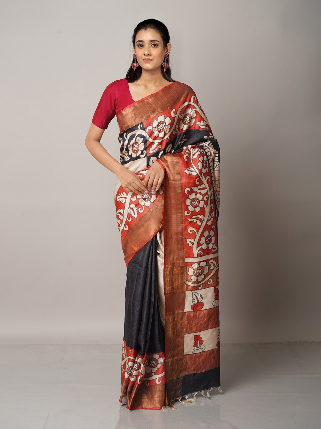 

Unnati Silks Black & Green Kalamkari Zari Pure Silk Handloom Tussar Saree