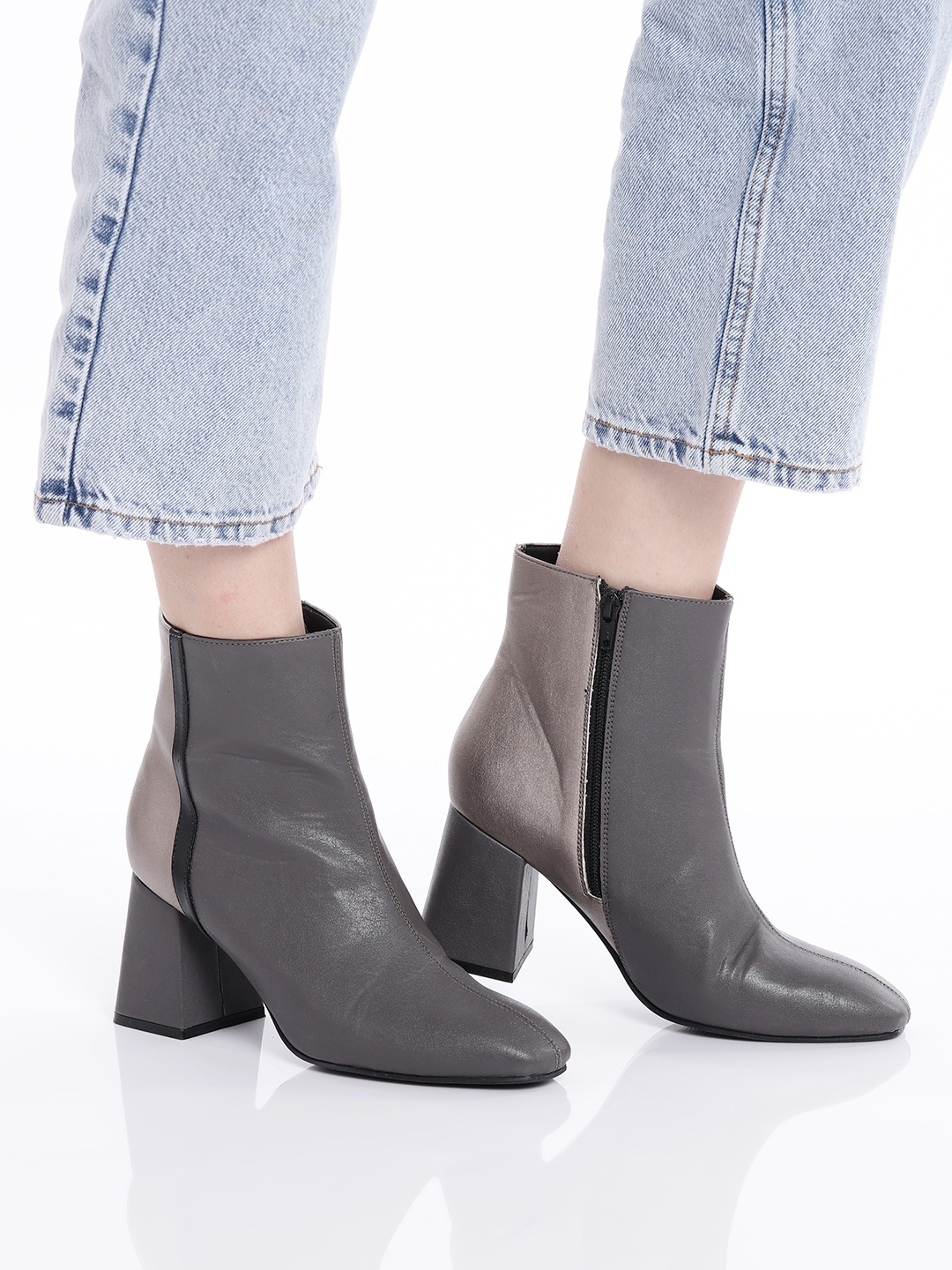 

CORSICA Women Grey Solid Regular Mid-Top Pointed Toe Boots