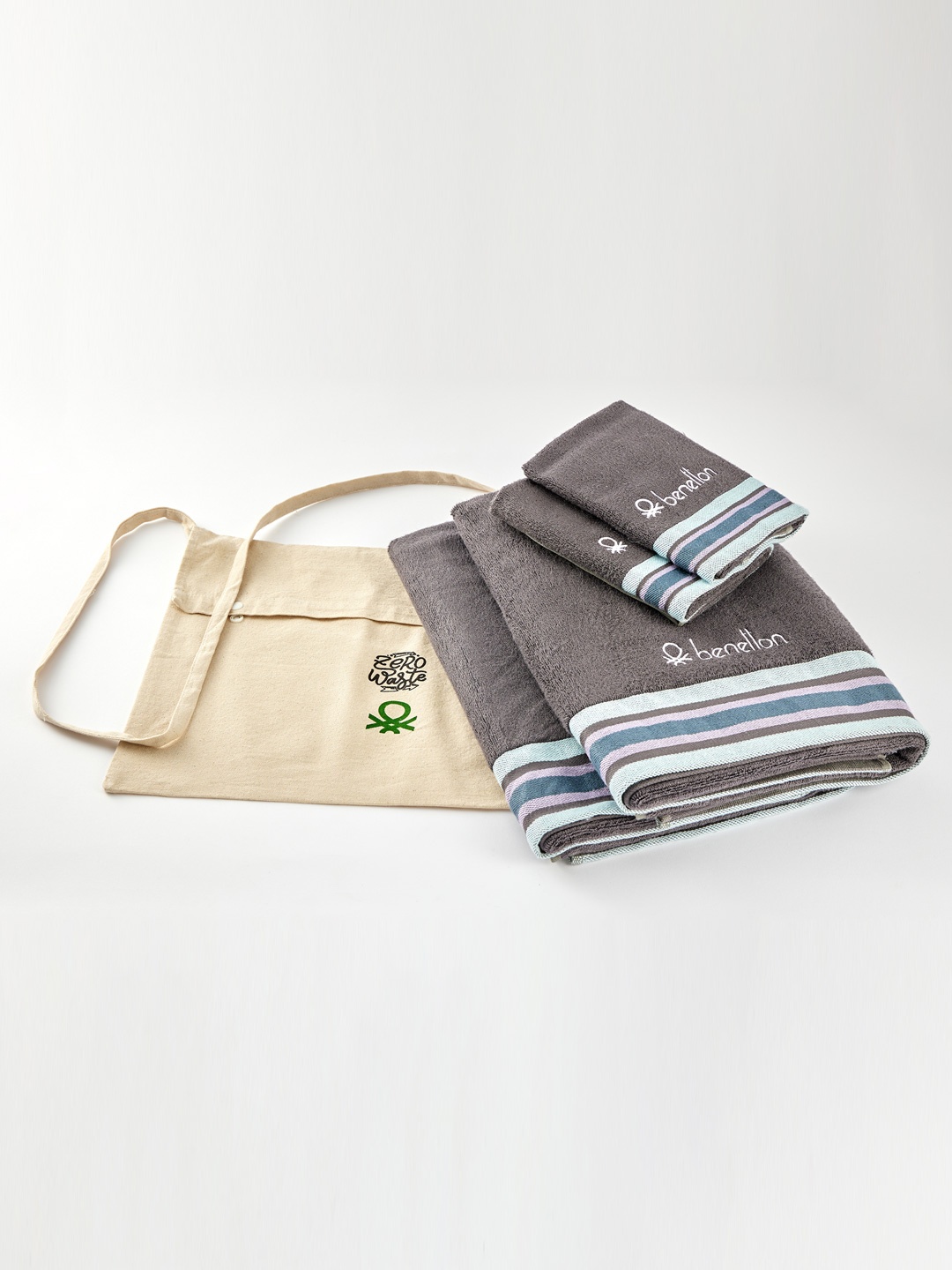 

United Colors of Benetton Set of 4 Grey Solid GSM Bamboo Towel Set