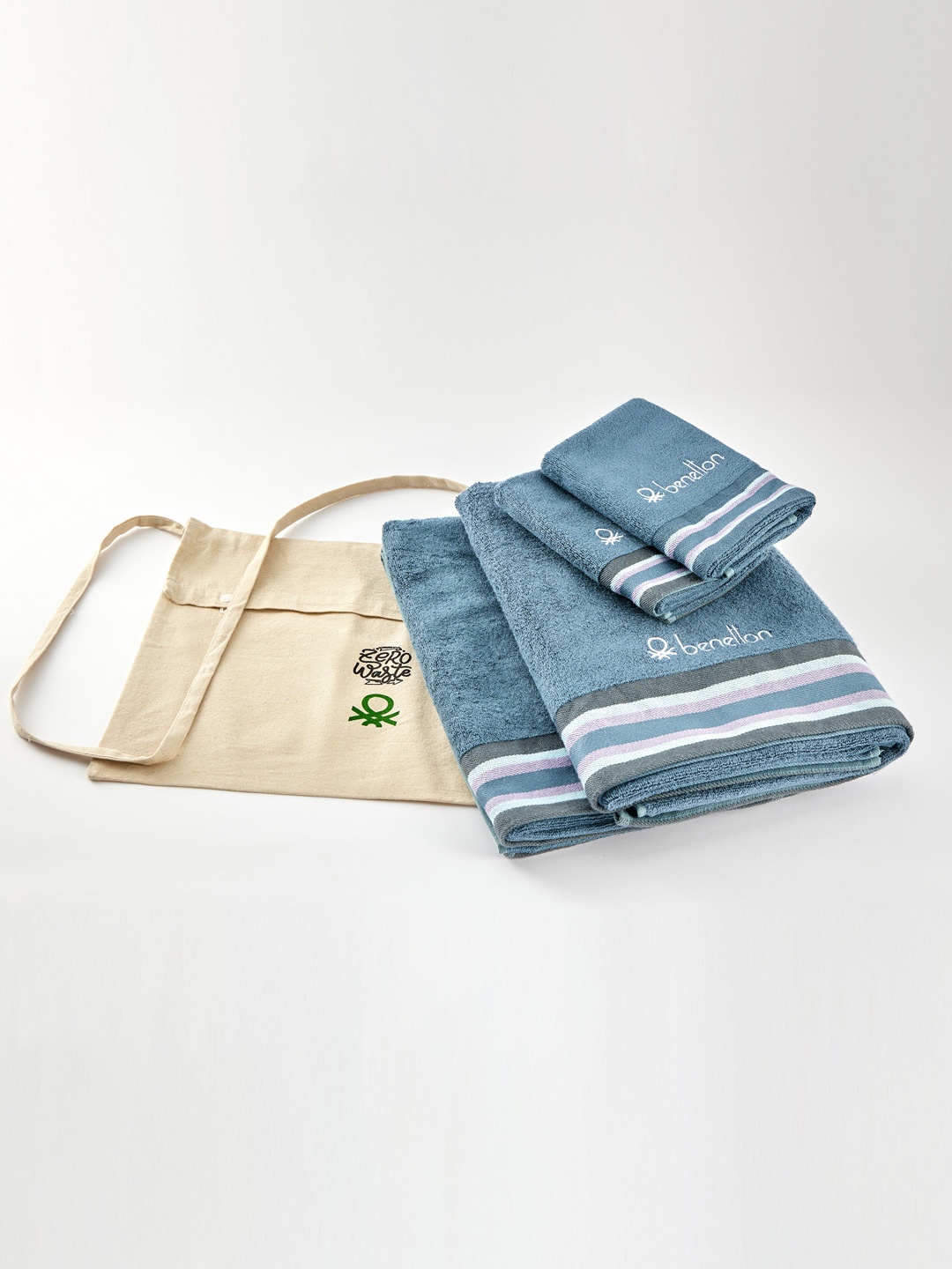 

United Colors of Benetton Set of 4 Navy Blue Solid 600 GSM Bath Set