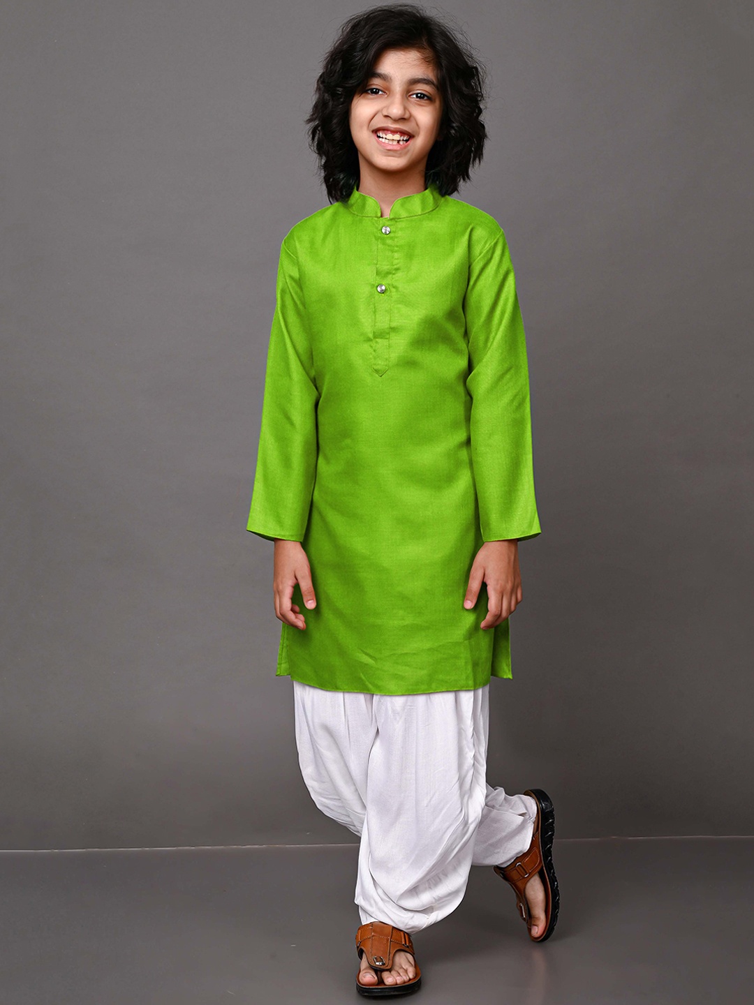 

VESHAM Boys Green & White Kurta with Patiala