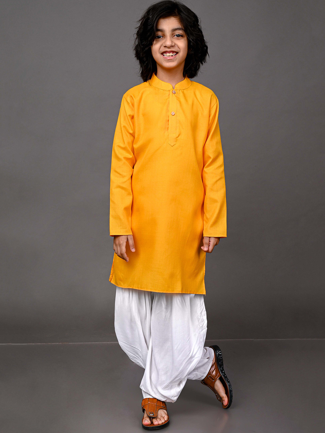 

VESHAM Boys Yellow & White Kurta with Patiala