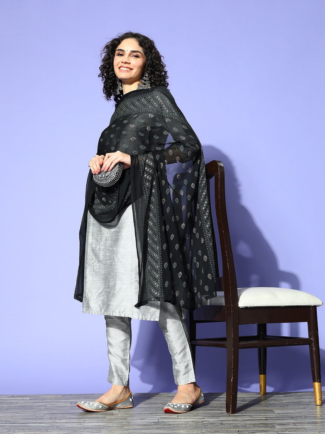 

SheWill Women Black Dupatta