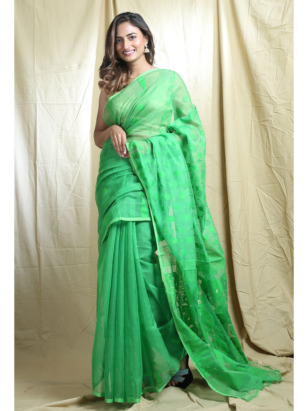 

Arhi Green Floral Silk Cotton Jamdani Saree