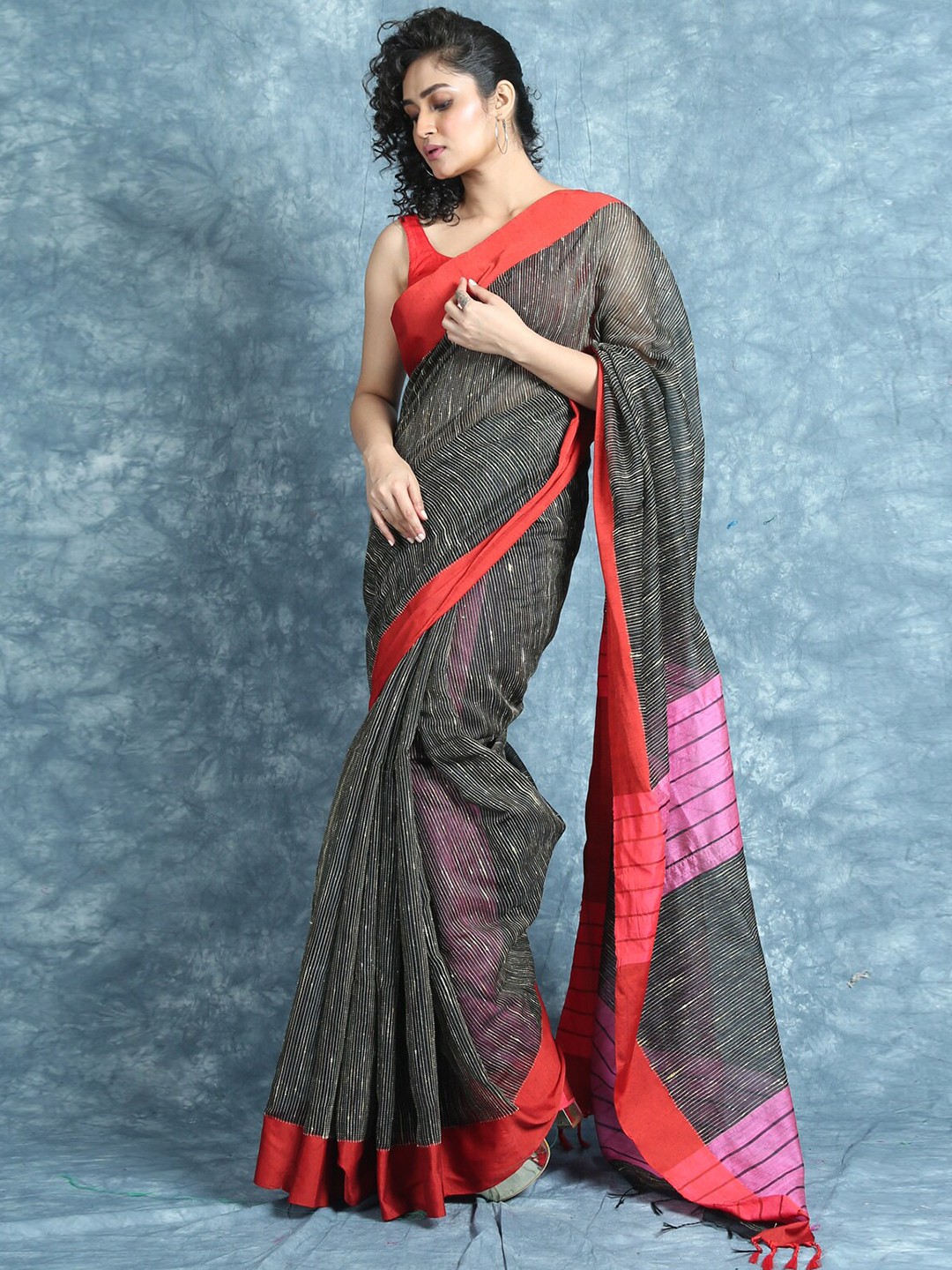 

Arhi Black & Red Woven Design Saree