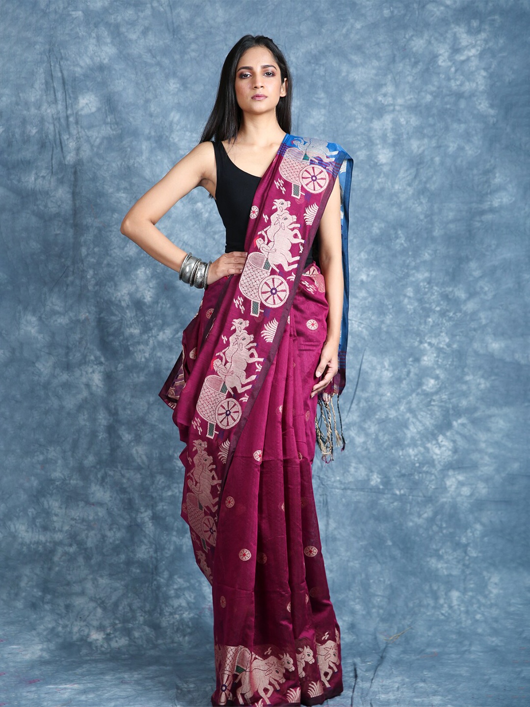 

Arhi Magenta & Cream-Coloured Woven Design Zari Saree