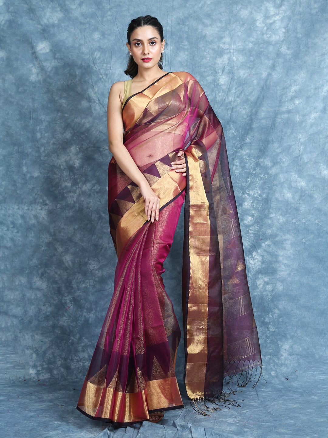 

Arhi Pink & Gold-Toned Woven Design Zari Pure Silk Saree