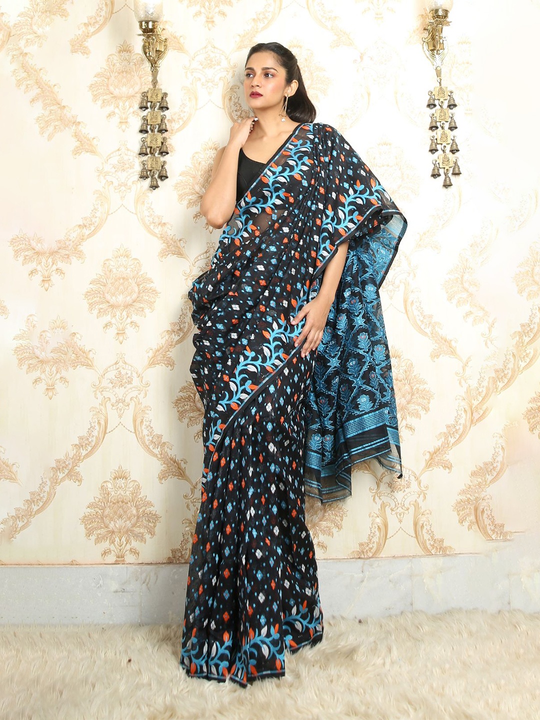 

Arhi Black & Blue Floral Zari Silk Cotton Jamdani Saree