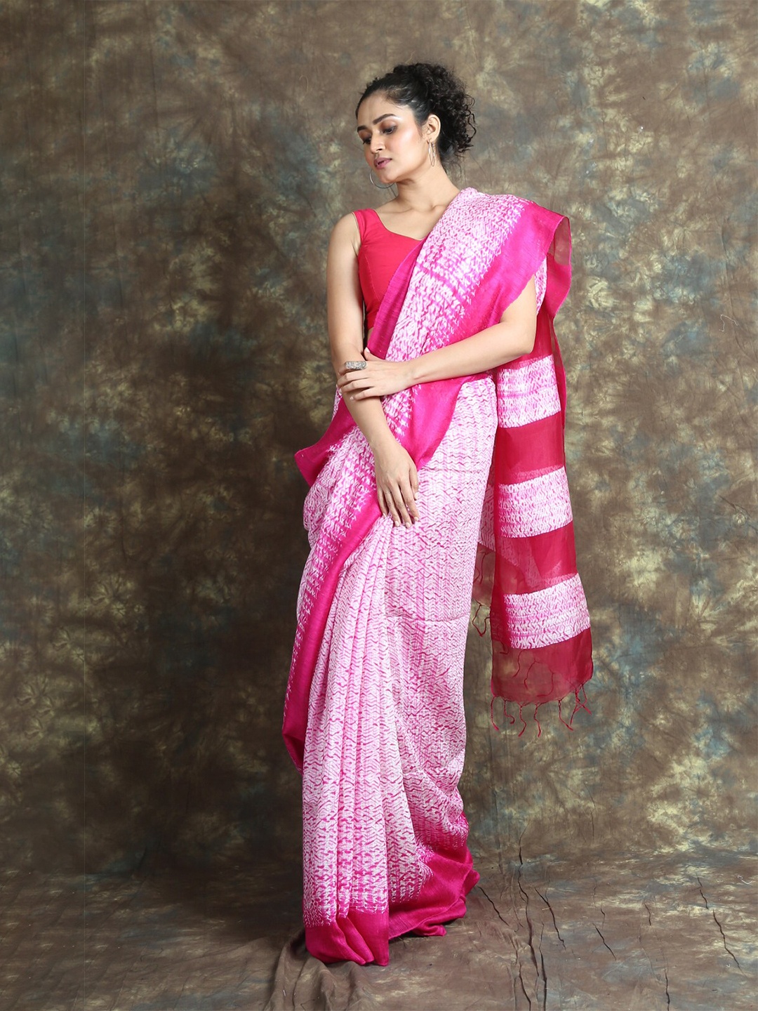 

Arhi White & Pink Pure Silk Saree