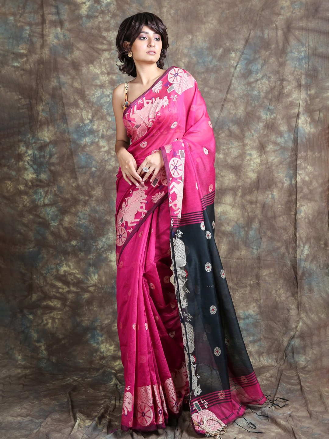 

Arhi Pink & Black Ethnic Motifs Saree