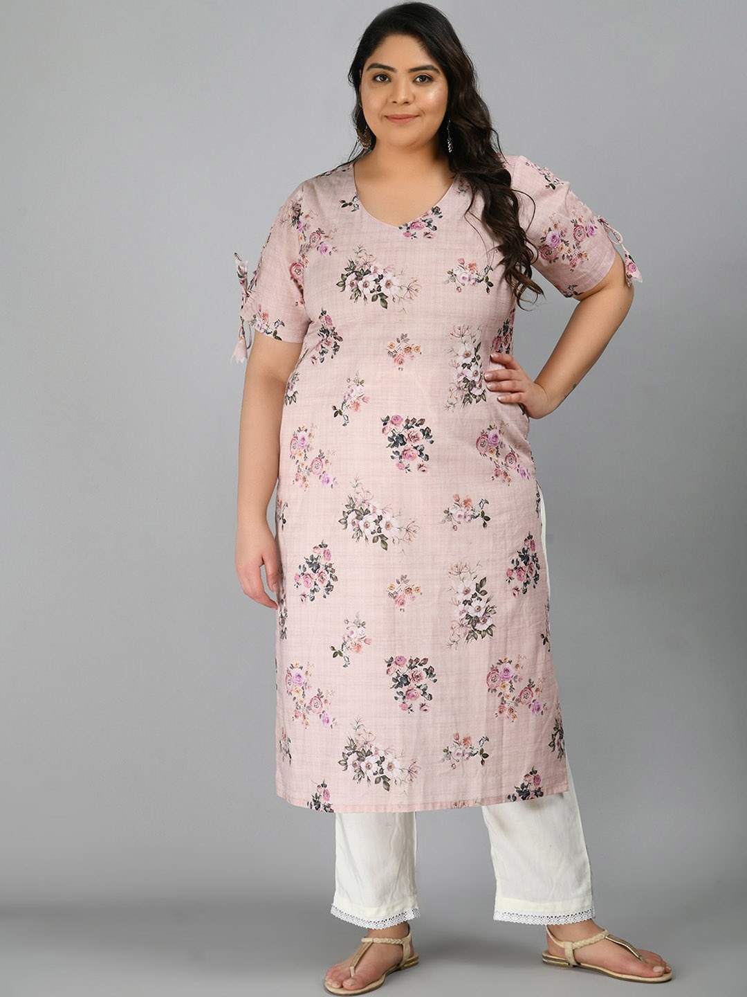 

PrettyPlus by Desinoor com Plus Size Women Pink Floral Printed Cotton Kurta with Trousers